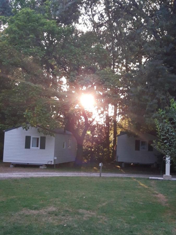Camping de Baignes Hotel Buitenkant foto